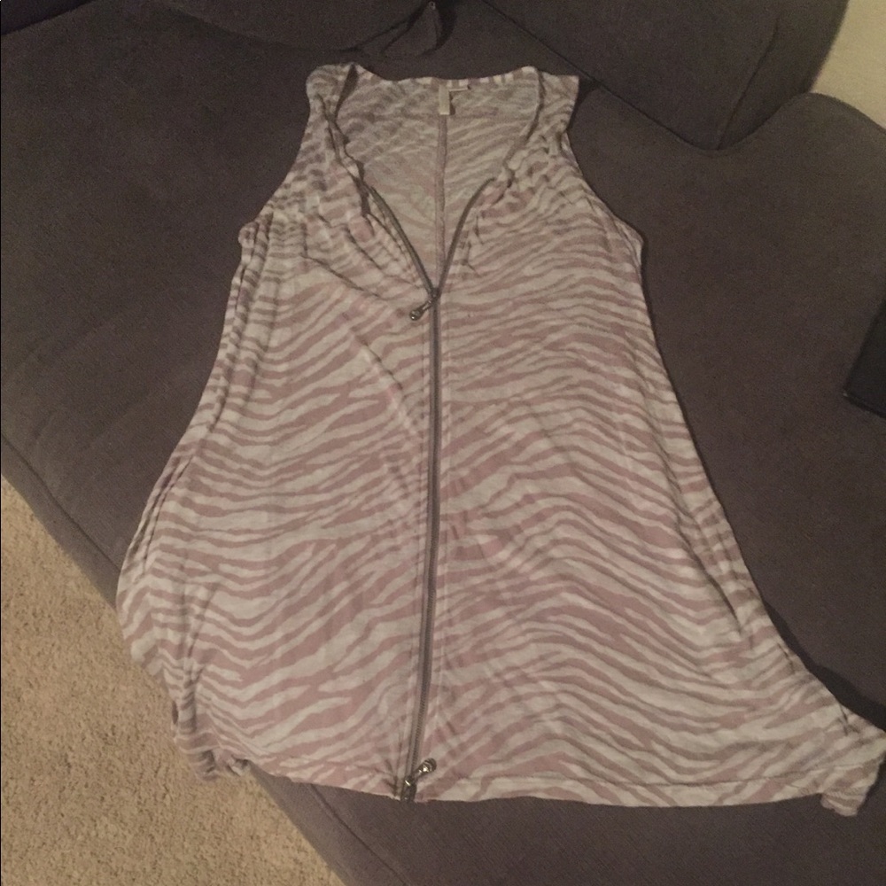 Zip up top